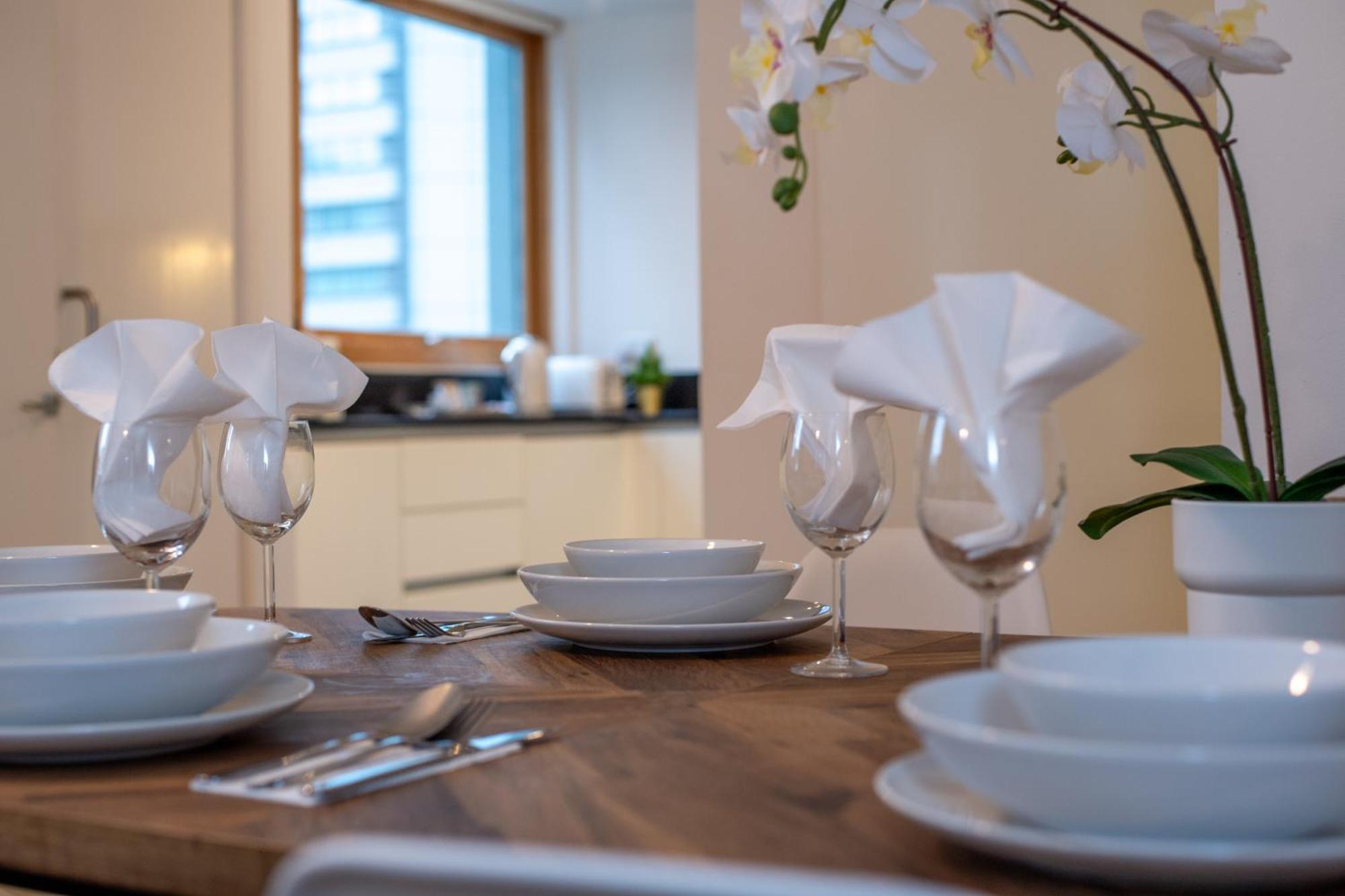 Luxury Cosy With Stunning Skyline Views! Apartment London